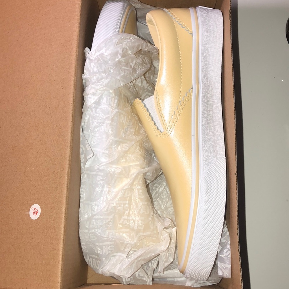 Vans - Picture 4 of 4